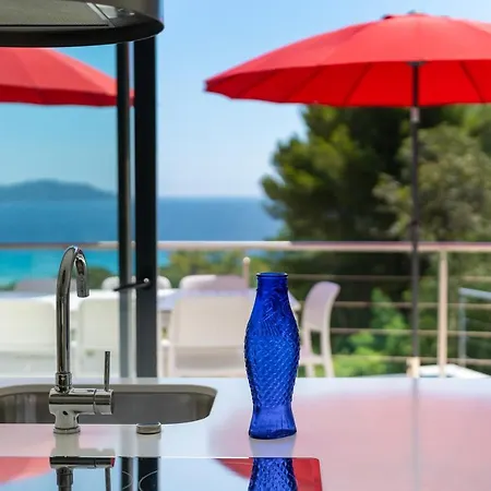 Villa Seaside Avec Piscine A 5 Min A Pied De La Saint Clair Le Lavandou